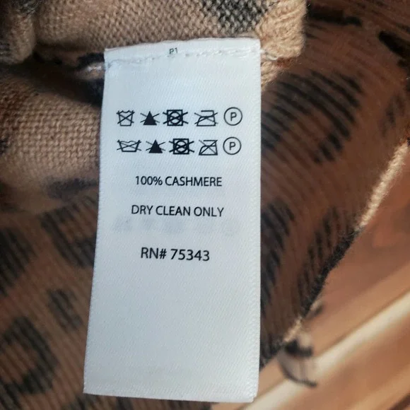 Cynthia Rowley Cashmere Animal Print Button Up Cardigan Long Sleeve Sz S Neutral - Picture 3 of 7
